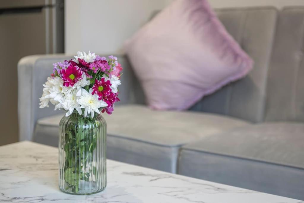 Modern, Stylish 2-bedroom New Build House Birmingham